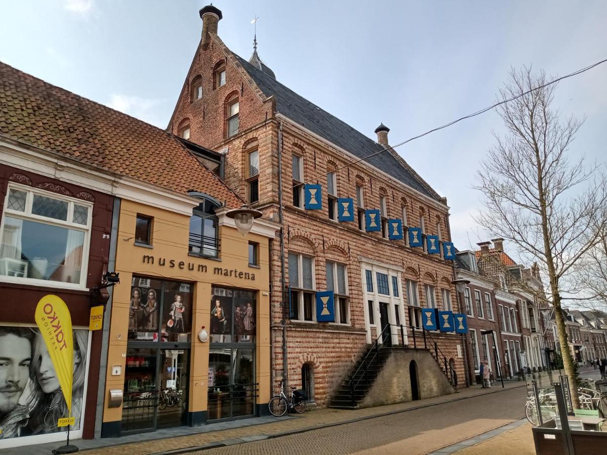 Wellnesshuis Met Hottub, Ligbad En Grote Tuin Villa Tzummarum Exterior photo